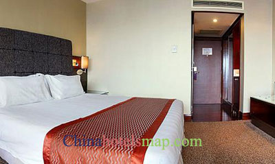 Beijing-Novotel-Peace-Hotel-guestroom-3b