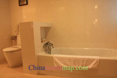 Guangzhou-NewWorld-Hotel-bathroom-01