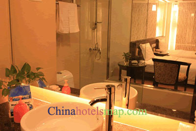 Guangzhou-NewWorld-Hotel-shower-room-01
