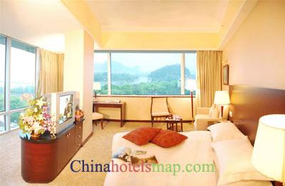 Guilin-Lijiang-Waterfall-Hotel-room-06