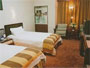 Shanghai-Liangliang-Hotel-guestroom-1i
