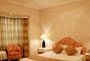 Shanghai-Wumao-Hotel-guestroom-1b