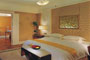 999-Royal-Suites&Towers-guestroom-2b