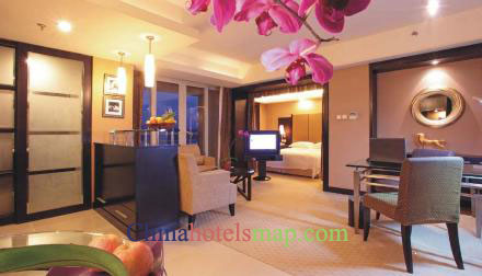 999-Royal-Suites&Towers-guestroom-1b
