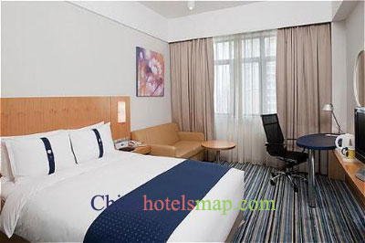 Shenzhen-Holiday-Inn-Express-Luohu-guestroom