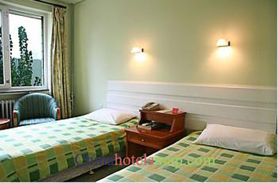 Beijing-Beastern-hotel-guestroom4
