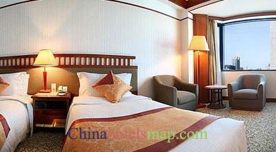 Beijing-Gloria-Plaza-Hotel-guestroom-1b