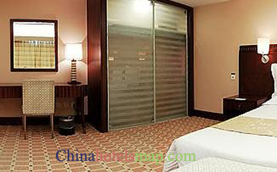 Beijing-Jade-Palace-Hotel-guestroom-2b