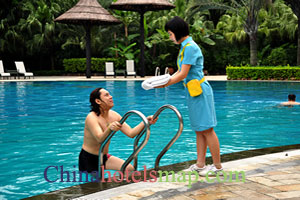 Guangzhou-Chimelong-Hotel-pool-01