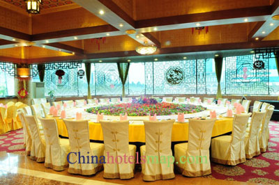 Guangzhou-WaKing-Town-Hotel-restaurant-01