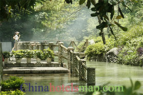 Guilin-Merryland-Resort-Hotel-garden-01