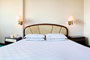Guilin-NewCentury-Hotel-guestroom-2b