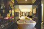 Hangzhou-New-Century-Grand-Hotel-guestroom-2b