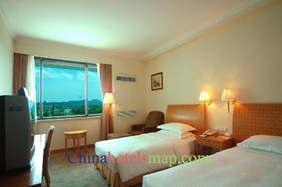 Hangzhou-Wanghu-Hotel-guestroom-1b