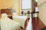 Hangzhou-West-Lake-Hotel-guestroom