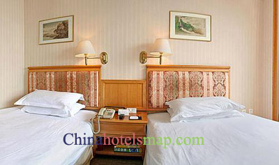 Nanjing-Ramada-guestroom-1b