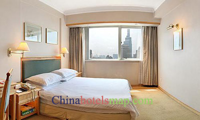Nanjing-Ramada-guestroom-3b