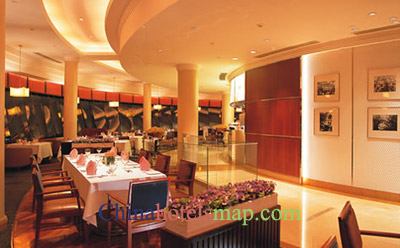 Nanjing-Xuanwu-Hotel-lake-view-revolving