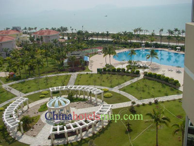 Sanya-Treasure-Island-Sea-View-Hotel-garden