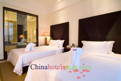 Yalong-Bay-Mangrove-Tree-Resort-guestroom-2b