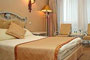 Shanghai-Citic-Pent-Ox-Metropolis-Business-Hotel-guestroom-1b