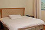 Shanghai-Citic-Pent-Ox-Metropolis-Business-Hotel-guestroom-3b