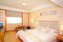 Shanghai-Guangdong-Hotel-room-01