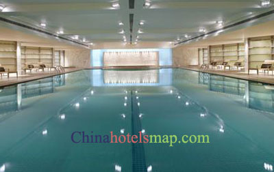 Shanghai-Hyatt-on-the-Bund-pool