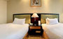 Shanghai-NewCentury-Hotel-guestroom-3b