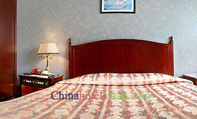 Shanghai-Pearl-Hotel-guestroom-1b