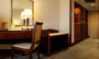 Shanghai-Ramada-Pudong-Airport-Hotel-guestroom-1b