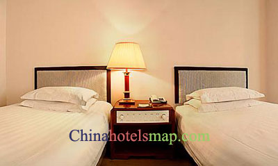 Shanghai-South-Hotel-guestroom-1b