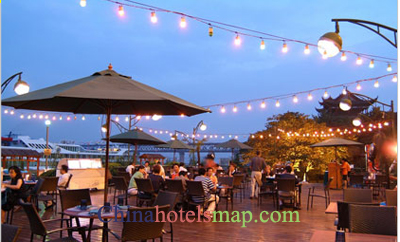 Wuhan-HolidayInn-Riverside-Hotel-restaurant-02
