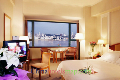 Wuhan-HolidayInn-Riverside-Hotel-room-01