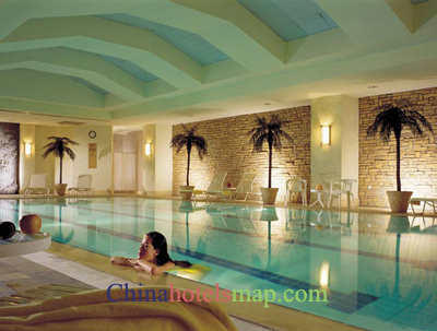 Wuhan-Shangri-La-Hotel-pool-01