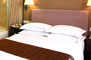 Xiamen-Rising-Hotel-room-03